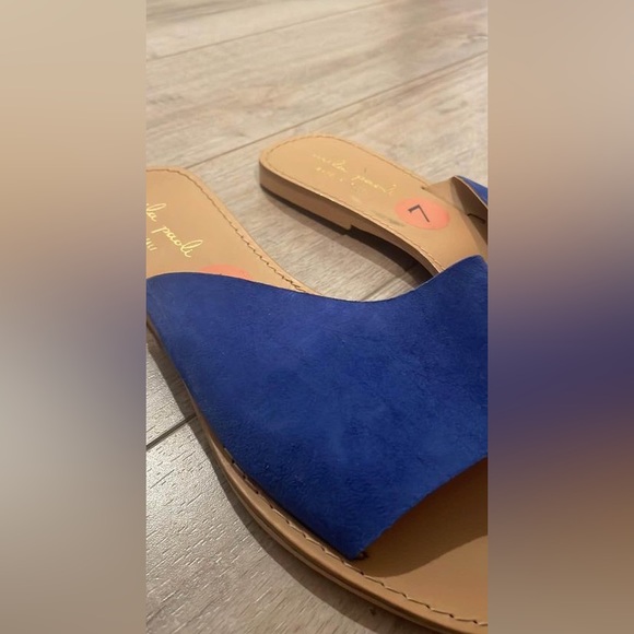 Blue suede sandals - Picture 3 of 3